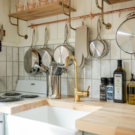 Queen City Bungalow & Cottages Берлингтон Экстерьер фото
