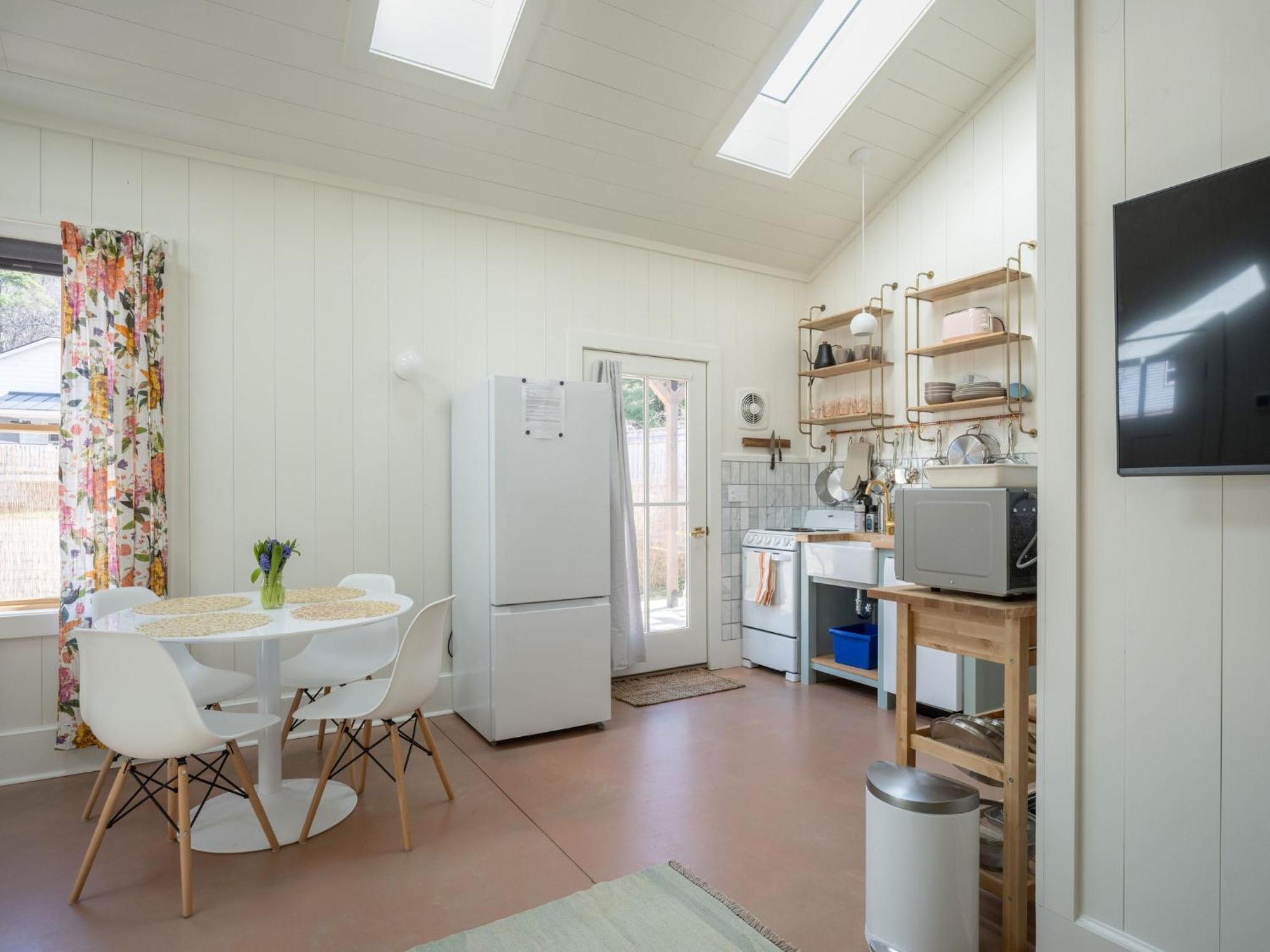 Queen City Bungalow & Cottages Берлингтон Экстерьер фото